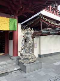 🛕 Buddha Tooth Relic Temple – สงบใจกลางไชน่าทาวน์