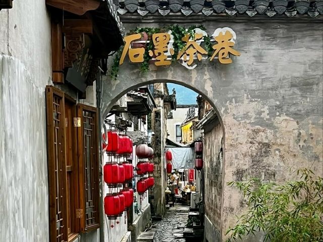 Time Travel Vibes in Hongcun Old Town