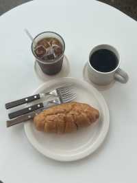 산자락 품은 뷰 맛집, ‘cafe high’에서 찾은 일상의 쉼표