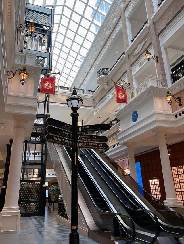 Step Inside London’s Glamour in the Londoner
