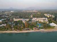 Huge resort in Cha Am