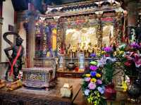 พามาขอพรวัดเก่าแก่บนเกาะCijin Kaohsiung