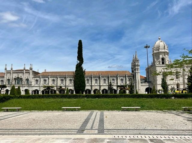 Marveling at the Splendor of Mosteiro dos Jerónimos Marveling at the Splendor of Mosteiro dos Jerónimos