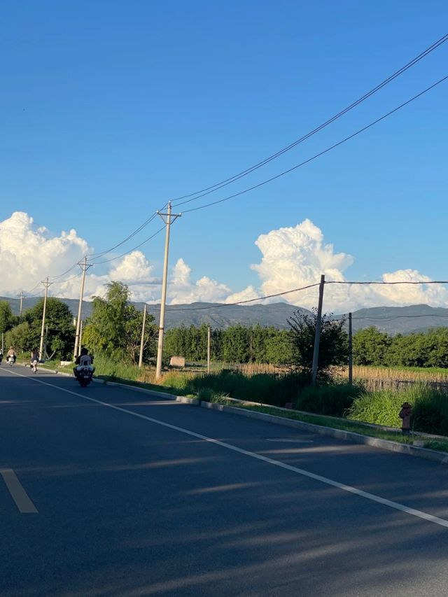 Where the Sky Falls into the Lake: Discovering Erhai