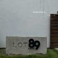 คาเฟ่ปลวกแดง LOT89 มู๊ดดีสไตล์ลอฟต์