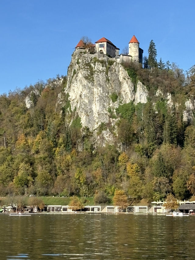 Bled: A Fairytale Escape to Slovenia’s Magical Lakeside ✨🌊