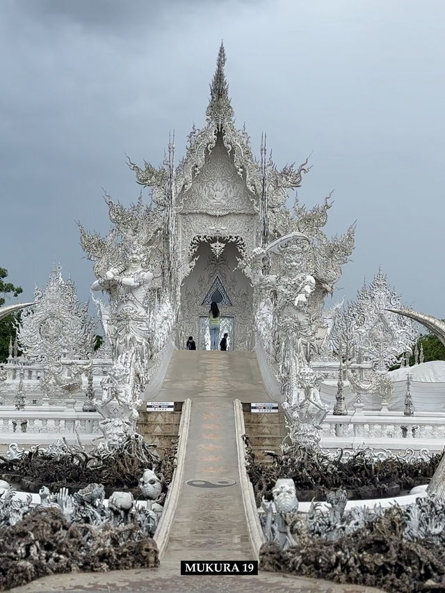รีวิว วัดร่องขุ่น เชียงราย ศิลปะขาวบริสุทธิ์ที่งาม