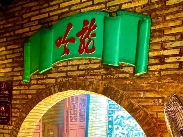 Tin Hau Temple, Aberdeen – A Tranquil Heritage Beside the Sea Tin Hau Temple, Aberdeen – A Tranquil Heritage Beside the Sea