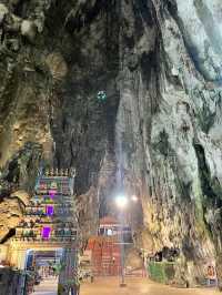 夜に訪れる静寂の聖地｜Batu Caves（バトゥ洞窟）