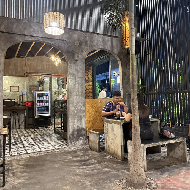 ค่ำคืนนี้ ที่ หมื่นไม้ ชาชัก" สาขามอ. หาดใหญ่  ค่ำคืนนี้ ที่ หมื่นไม้ ชาชัก" สาขามอ. หาดใหญ่