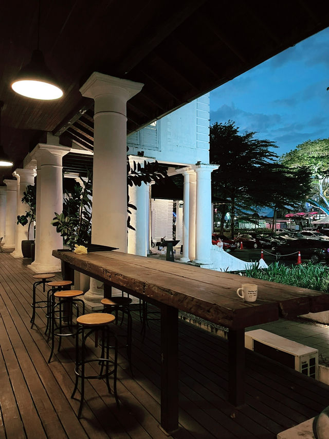 Commons Café at Kuching Old Court: A Cozy Gem in a Historic Setting