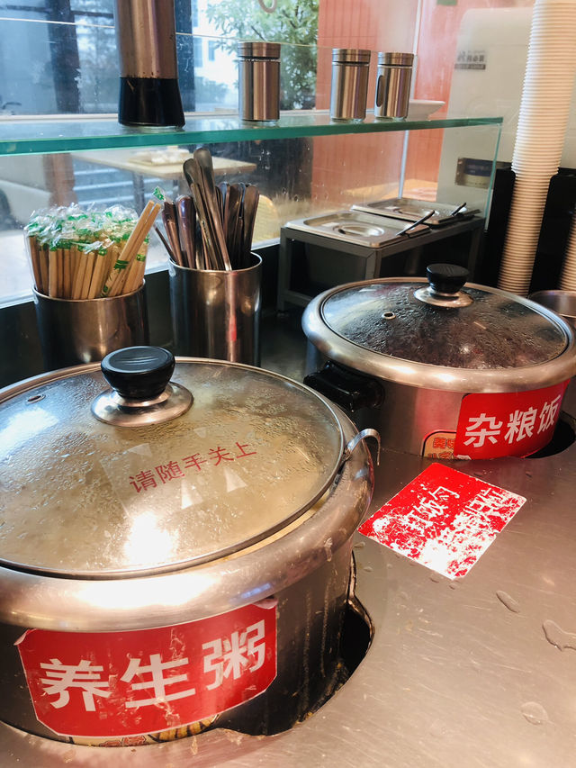 不錯的一間兩餸飯可以再多一次🥰🥰🥰