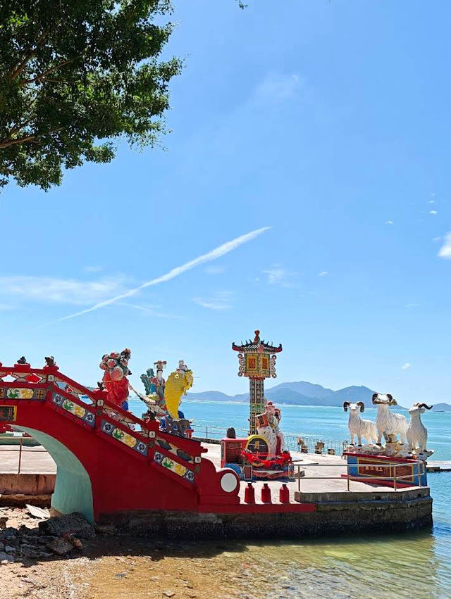 Repulse Bay — пляжный район Гонконга Repulse Bay — пляжный район Гонконга