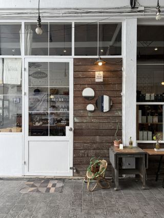 🛍️ Rivers & Roads – Selected Shop Chiang Mai