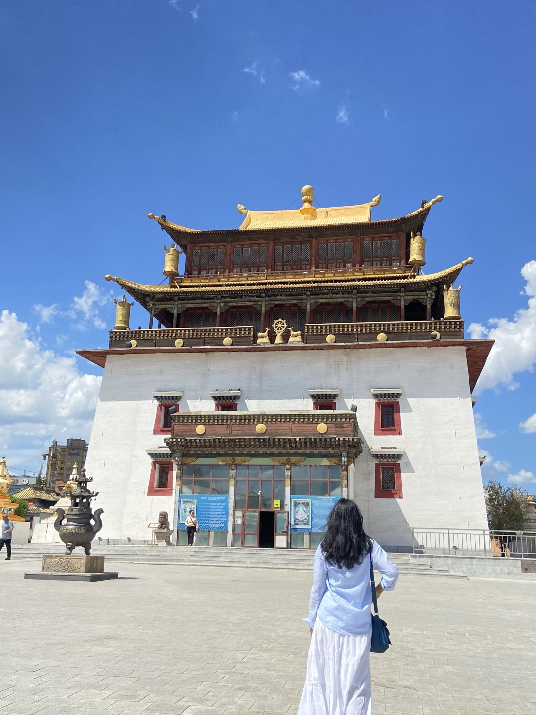 Gandantegchinlen Monastery Title: Meeting the 26-Meter Gilded Buddha Checking