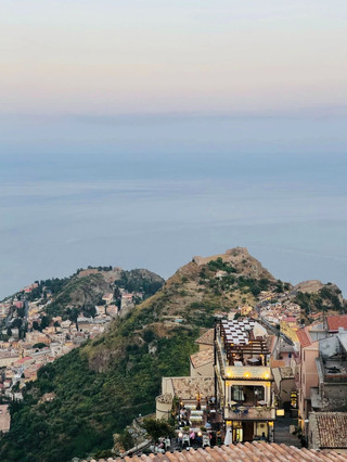 Sicily: An Epic Adventure for Foodies, History Buffs & Beach Lovers 🌋🍕
