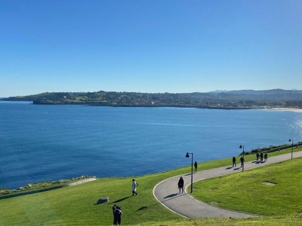 스페인 북부 Gijon 여행 Elogio del Horizonte