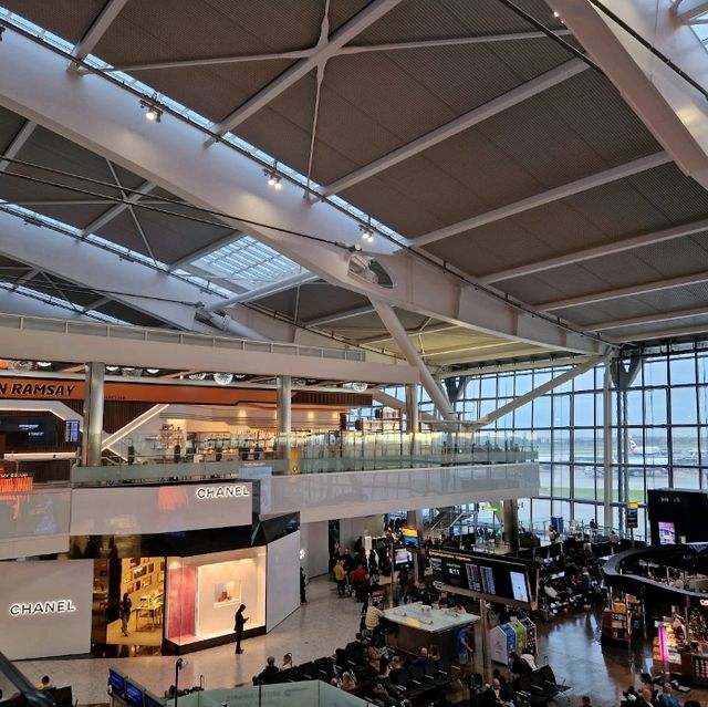 🛫✨ Exploring London's Air Gateway: Heathrow Terminal 5 ✈️🇬🇧


