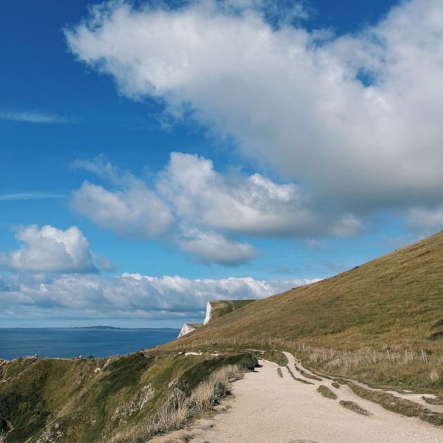 Durdle Door Dreams: Coastal Beauty and Serenity