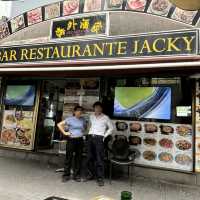 Enjoy sports, great food, and cheap drinks at Jacky’s, Las Palmas