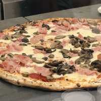 Truffle pizza for €4.9 that will blow your mind!