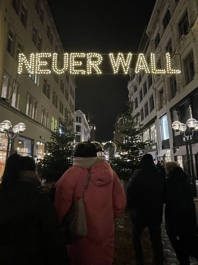 Frost & Found: Chasing Christmas Magic in Hamburg