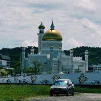 🚗 Ride-Sharing in Brunei: Explore the Sultanate’s Gems with Ease and Savings 🇧🇳✨