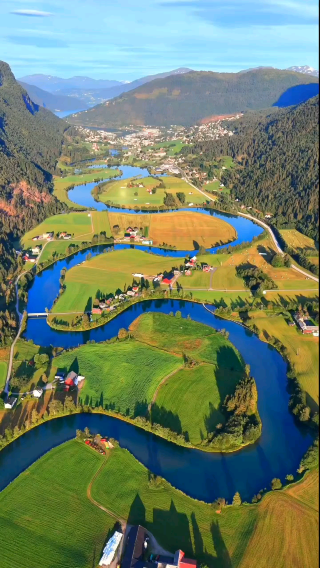 🏔️✨“Glacier Meets Green: My Breathtaking Journey Through Stryn”✨❄️🌿