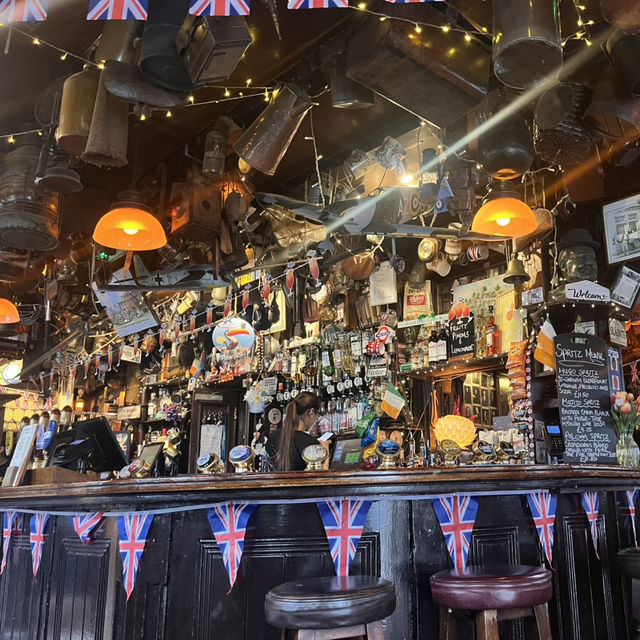 London City Walk: A Perfect Stroll Through History & Modern Buzz