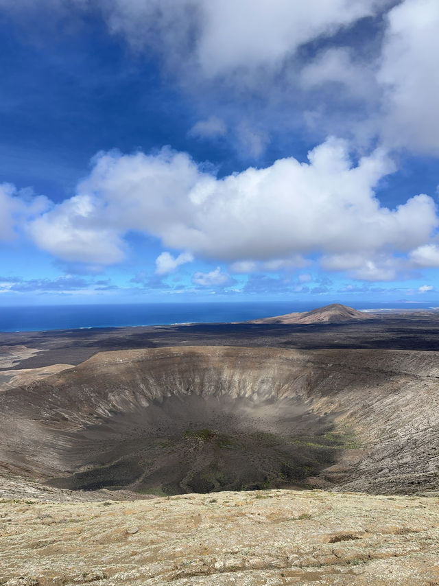 Hiking Caldera Blanca: Reviewing Epic Crater Trek in Lanzarote