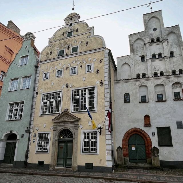 🏰✨ “Baltic Beauty: A Perfect Day in Riga” 🇱🇻