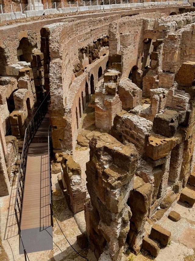 🇮🇹 Exploring the Colosseum in Rome: A Journey Through Time 🏛️✨