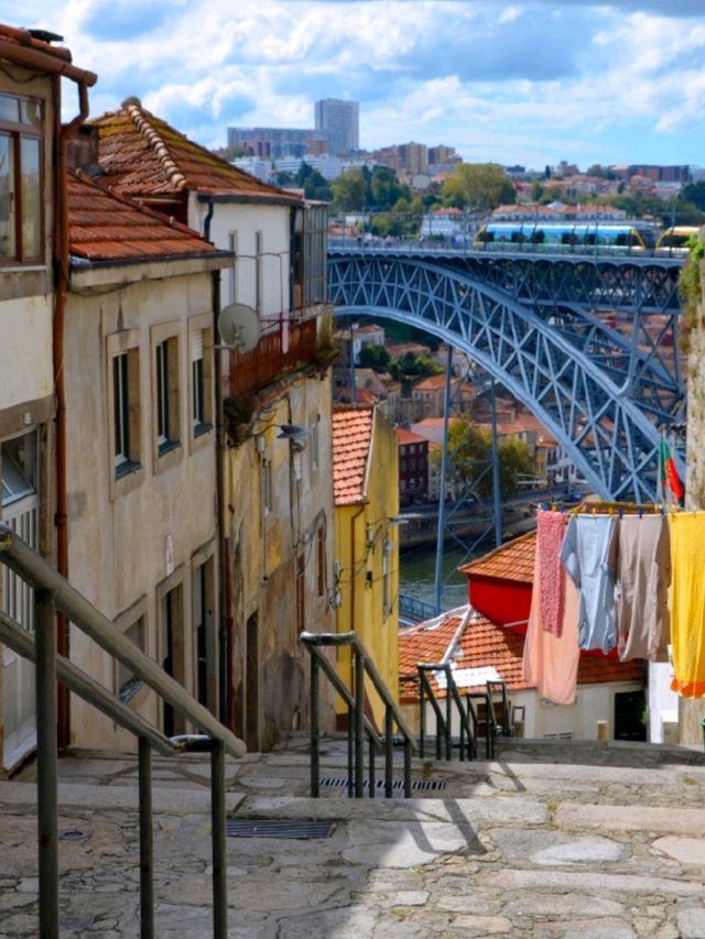 These are the top 10 cities you must visit in Portugal 🏙🌸 These are the top 10 cities you must visit in Portugal 🏙🌸