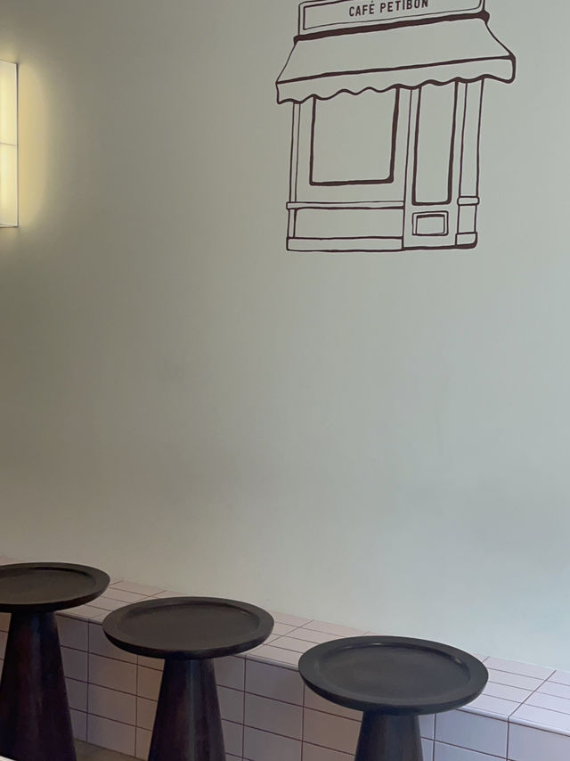 Paris | Cosy coffee shop in Paris with good vibe 