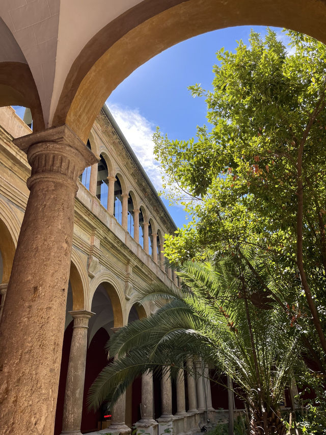 Valencia: Sun, Streets & Sea Breezes ☀️🏛️🌊