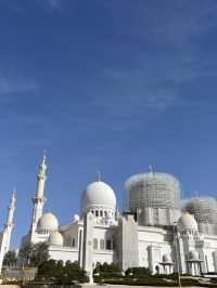 ๐๏ธ Abu Dhabi โ Luxury, Culture & Desert Skies ๐๐๏ธ