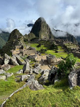 MACHU PICCHU: THE ULTIMATE VISITOR'S GUIDE
