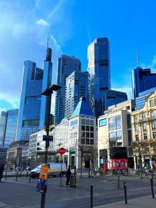 🇩🇪 Frankfurt Looks Like a Movie! 