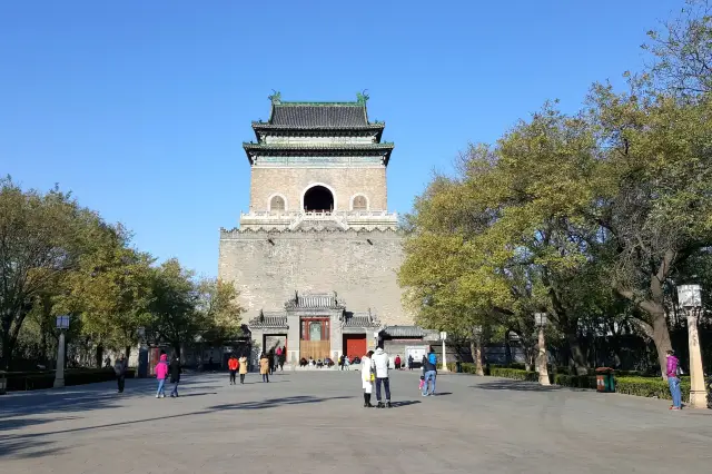 The morning and evening drums have been ringing for hundreds of years, their sounds echoing through the Yuan, Ming, and Qing dynasties