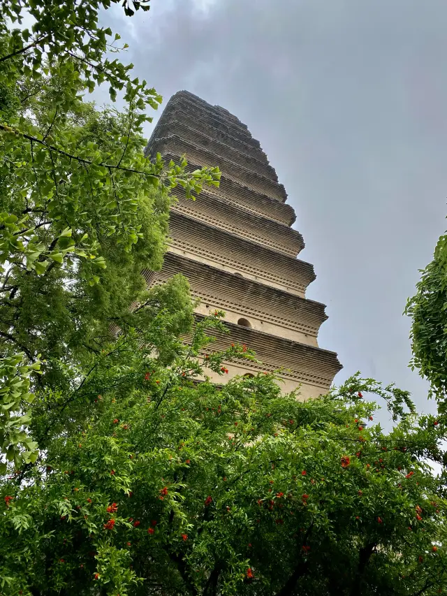 Xi'an is Worth Visiting | I prefer the Small Wild Goose Pagoda to the Big Wild Goose Pagoda, especially in the rain