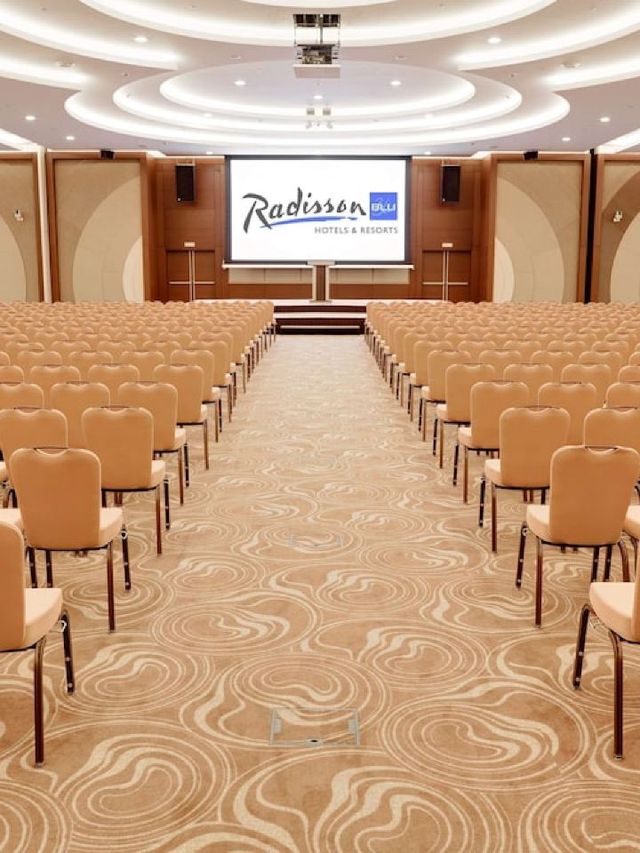 🌟 Sochi's Stellar Sleep Spots: Radisson Blu Resort! 🌊