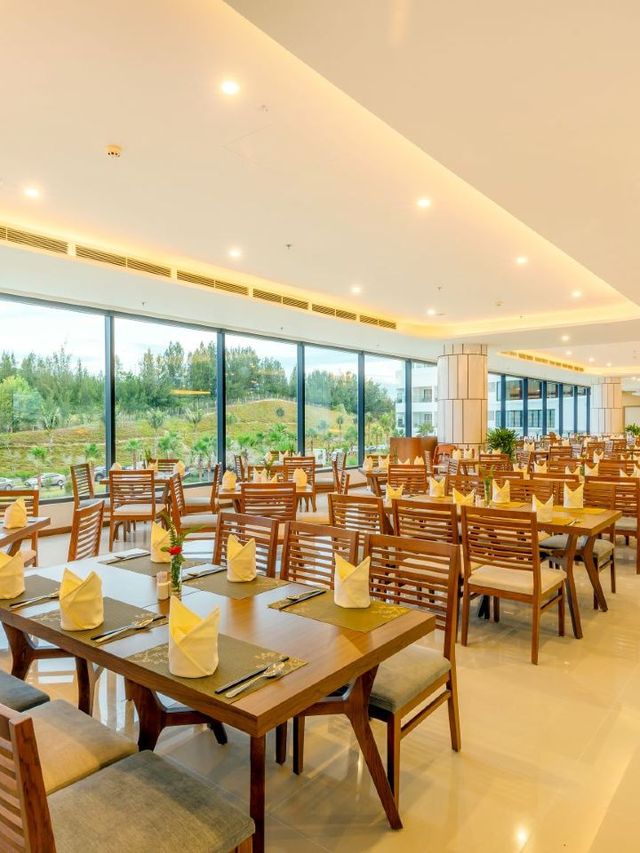 🌴🏖️ Cam Ranh's Selectum Noa Resort: A Tropical Haven 🌞🌊