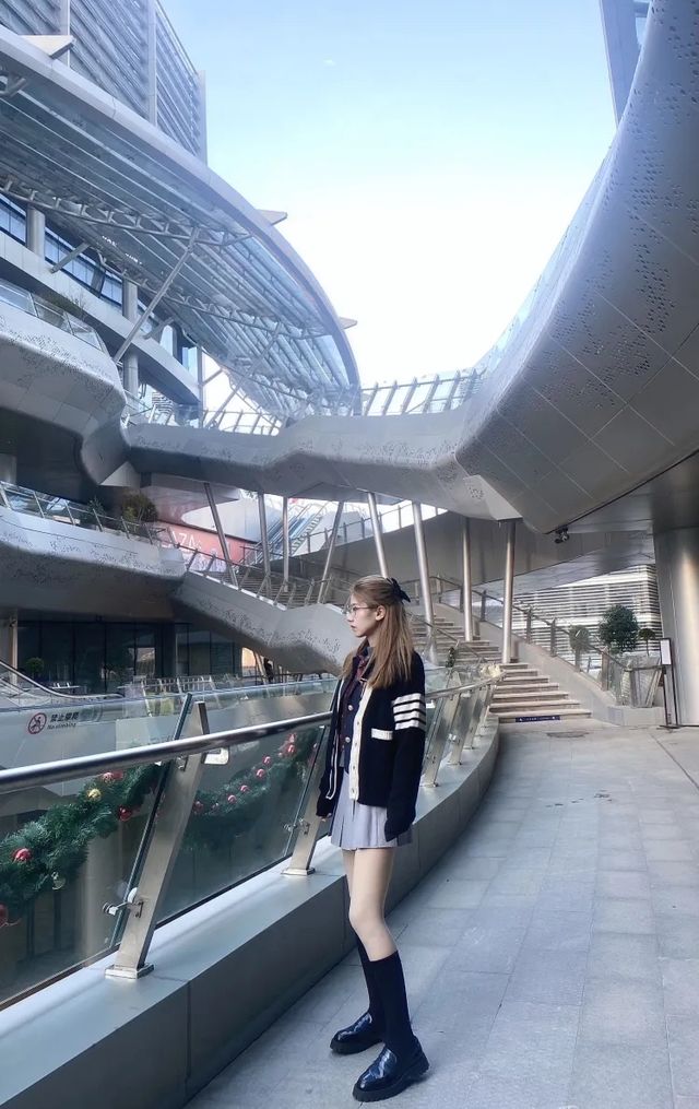 上海旅遊：新晋藝術商場拍到手機沒電