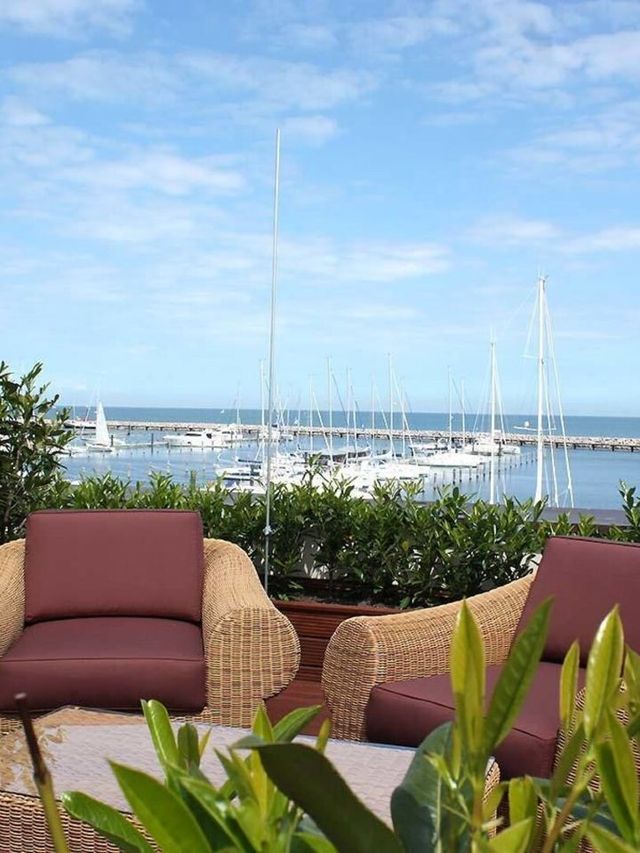🌊 Rostock Retreat: Yachthafenresidenz Hohe Düne 🛥️