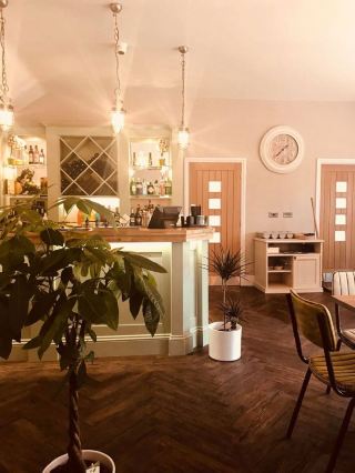 🌟 Maltby's Marvelous Stays: Top Picks at Grange Farm Park 🛏️🍴