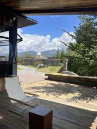 不是瑞士！住進了雲上森林小木屋！！