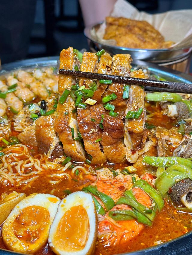 丹陽嘅!呢間新開嘅冒菜好好食啊啊啊啊!!丹陽吾悅新開嘅冒菜館!真係太香!浸滿湯汁嘅烤鴨皮韌勁十足。