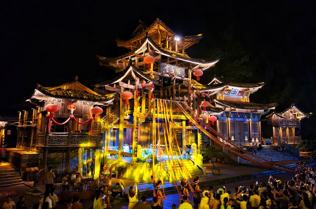 中秋夜放河燈,夢幻桃花源。
