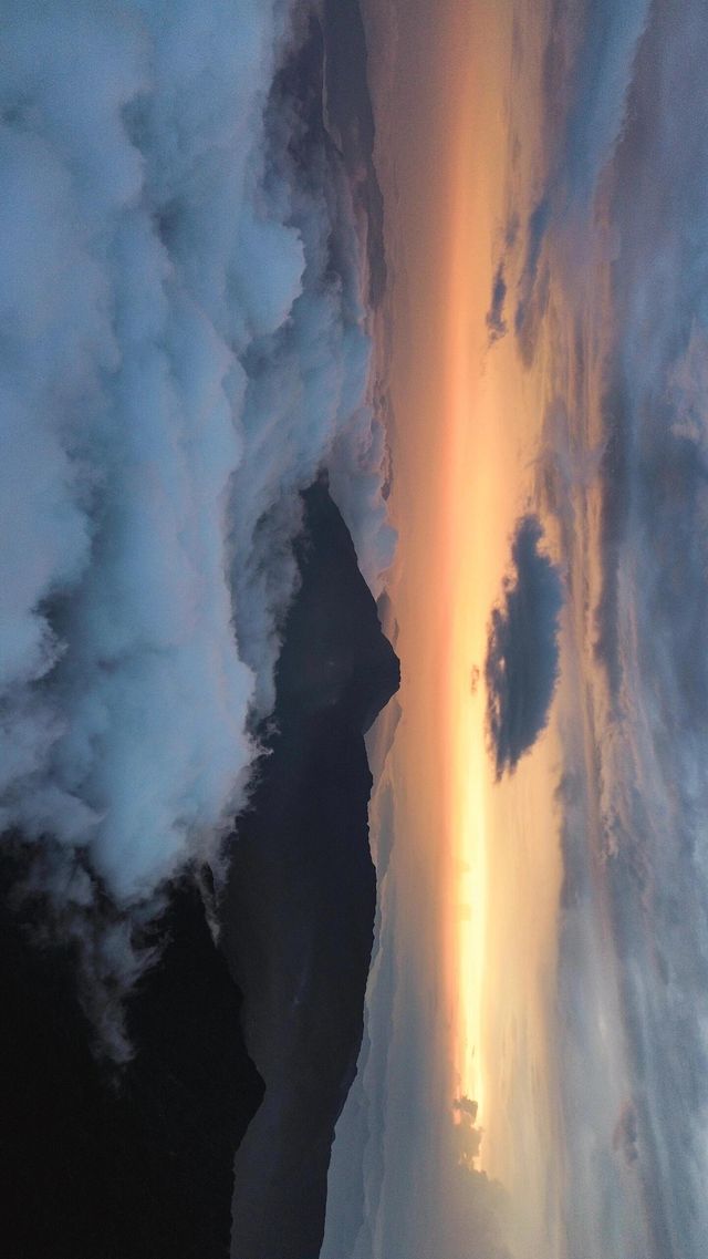 每次登山都能遇到雲海。