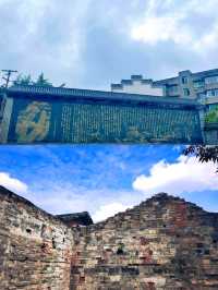 四川羅城古鎮位於四川省樂山市犍為縣船形街32號。